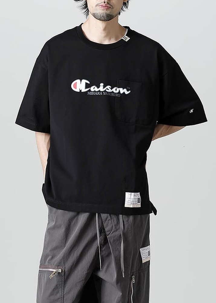 [국내당일발송] 메종 미하라 야스히로 22SS 챔피언 로고 티셔츠 [블랙] A08TS701 BLACK